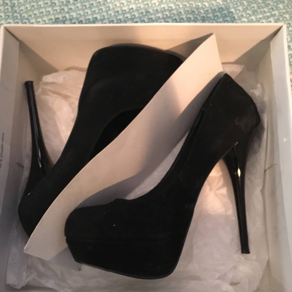 Shoes - Picture 2 of 2